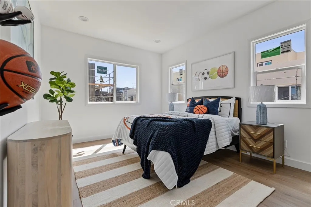 1018 W 223rd Street 2, Torrance, California 90502 home-pic-24